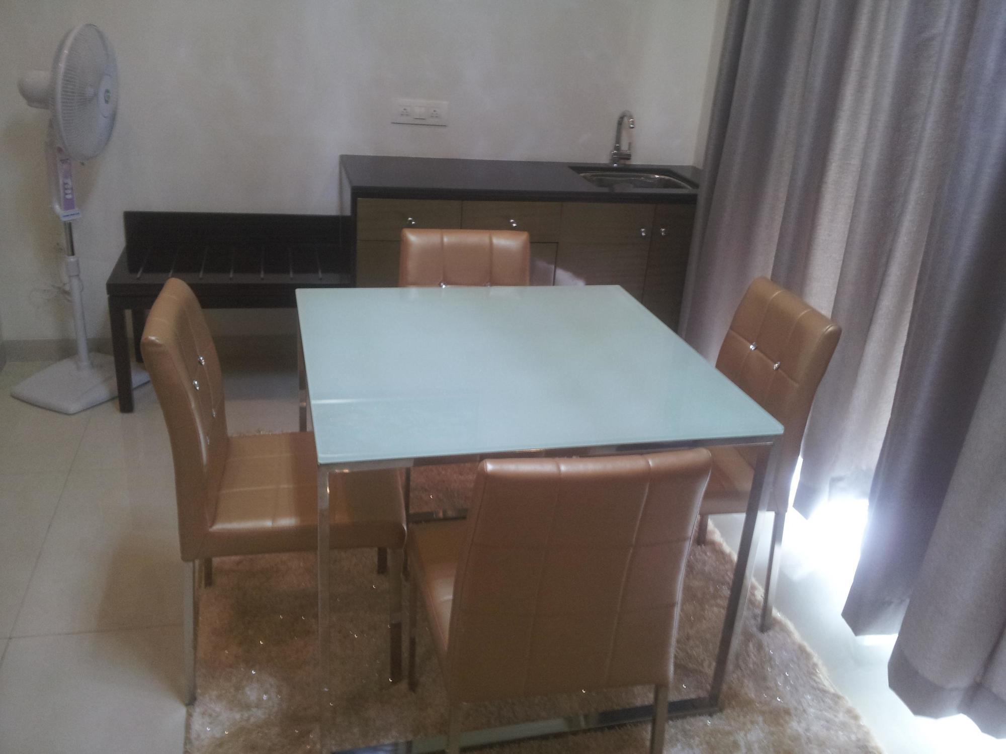 Saffron Hotel Jalna Bagian luar foto